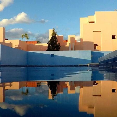 La Muralla Roja Calpe Bagian luar foto