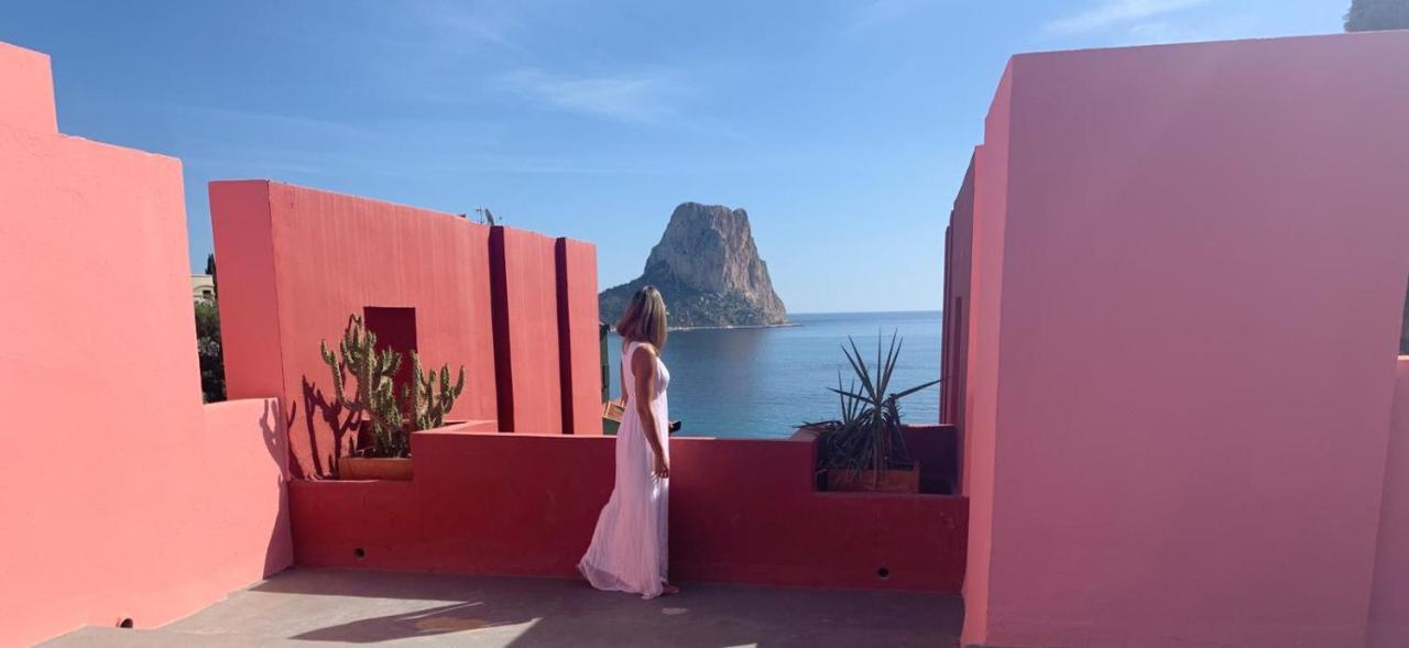 La Muralla Roja Calpe Bagian luar foto