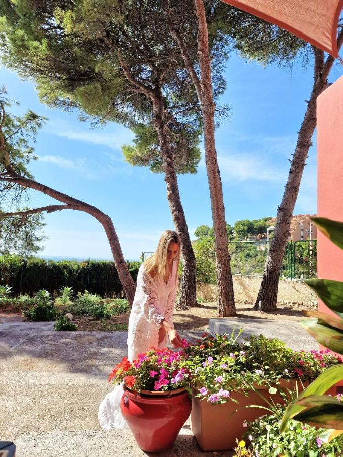 La Muralla Roja Calpe Bagian luar foto