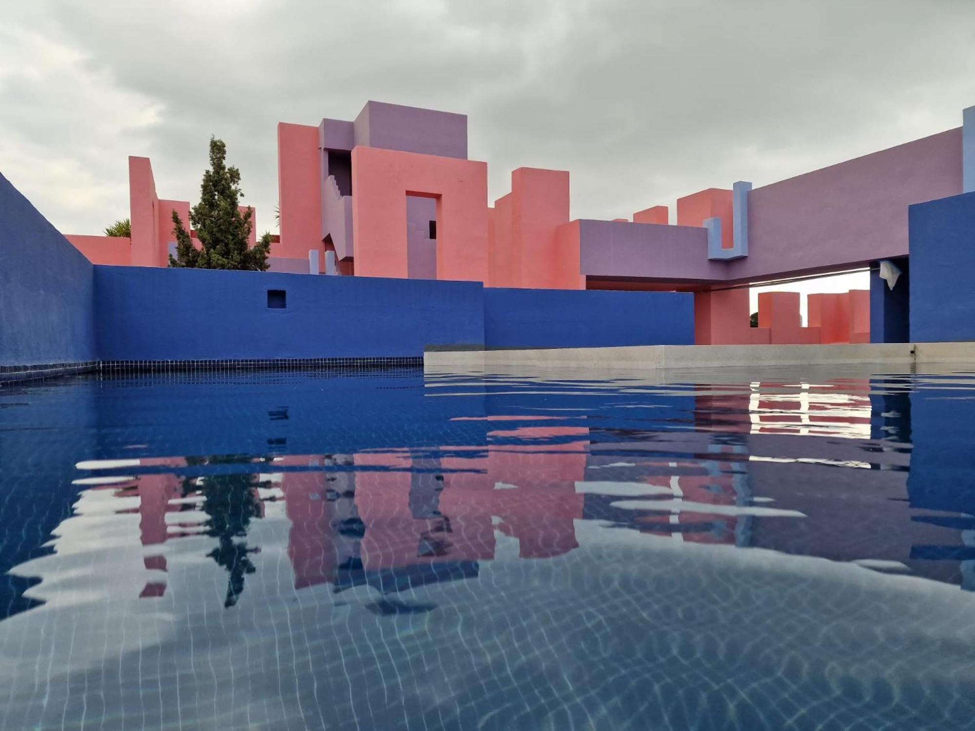 La Muralla Roja Calpe Bagian luar foto